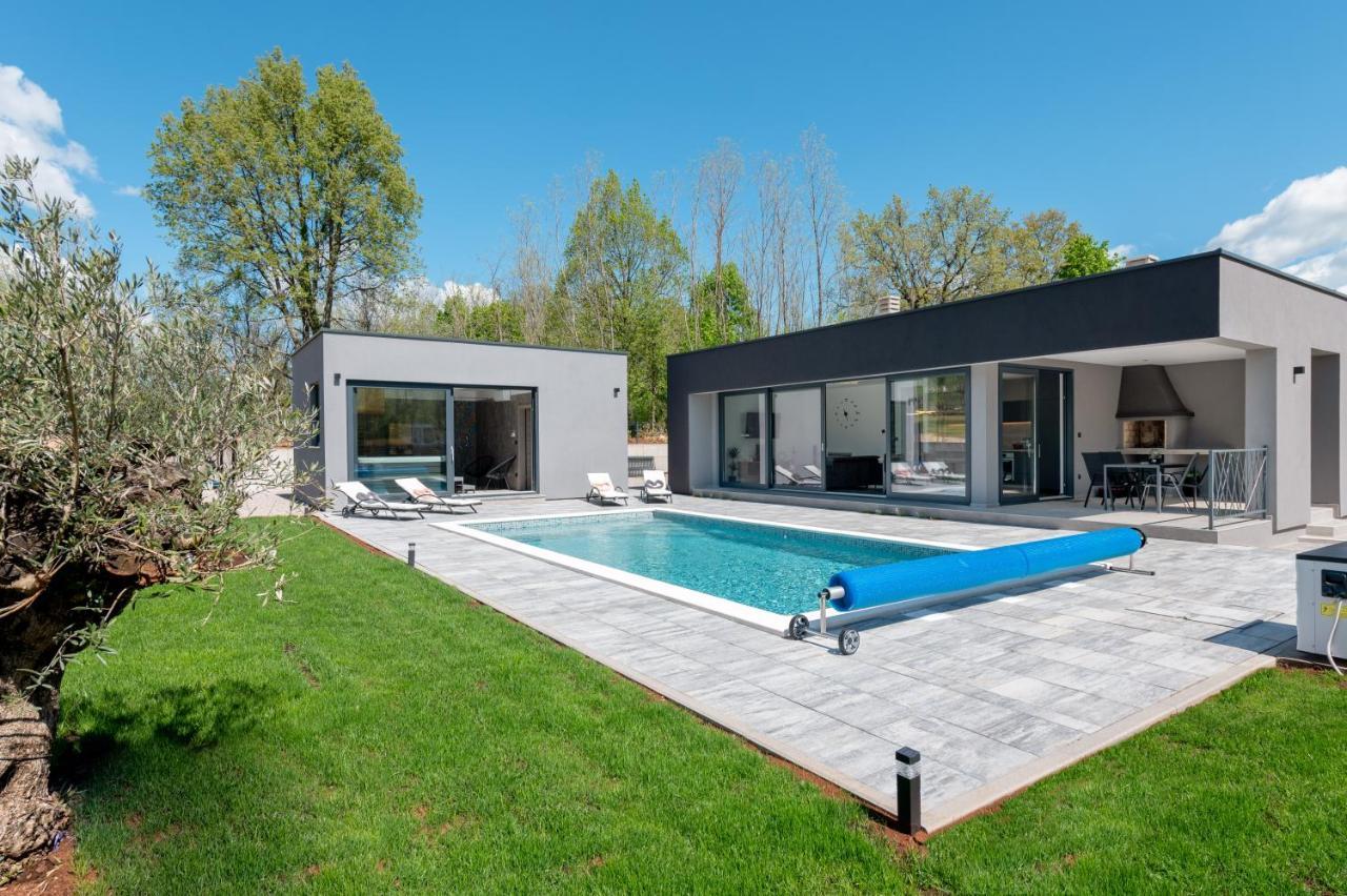 Green Luxury II With Heated Pool, Jacuzzi & Sauna Ruzici  外观 照片