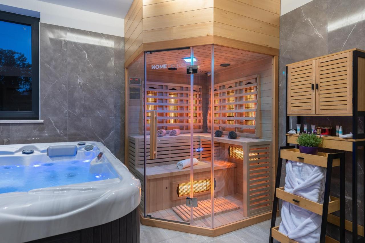 Green Luxury II With Heated Pool, Jacuzzi & Sauna Ruzici  外观 照片