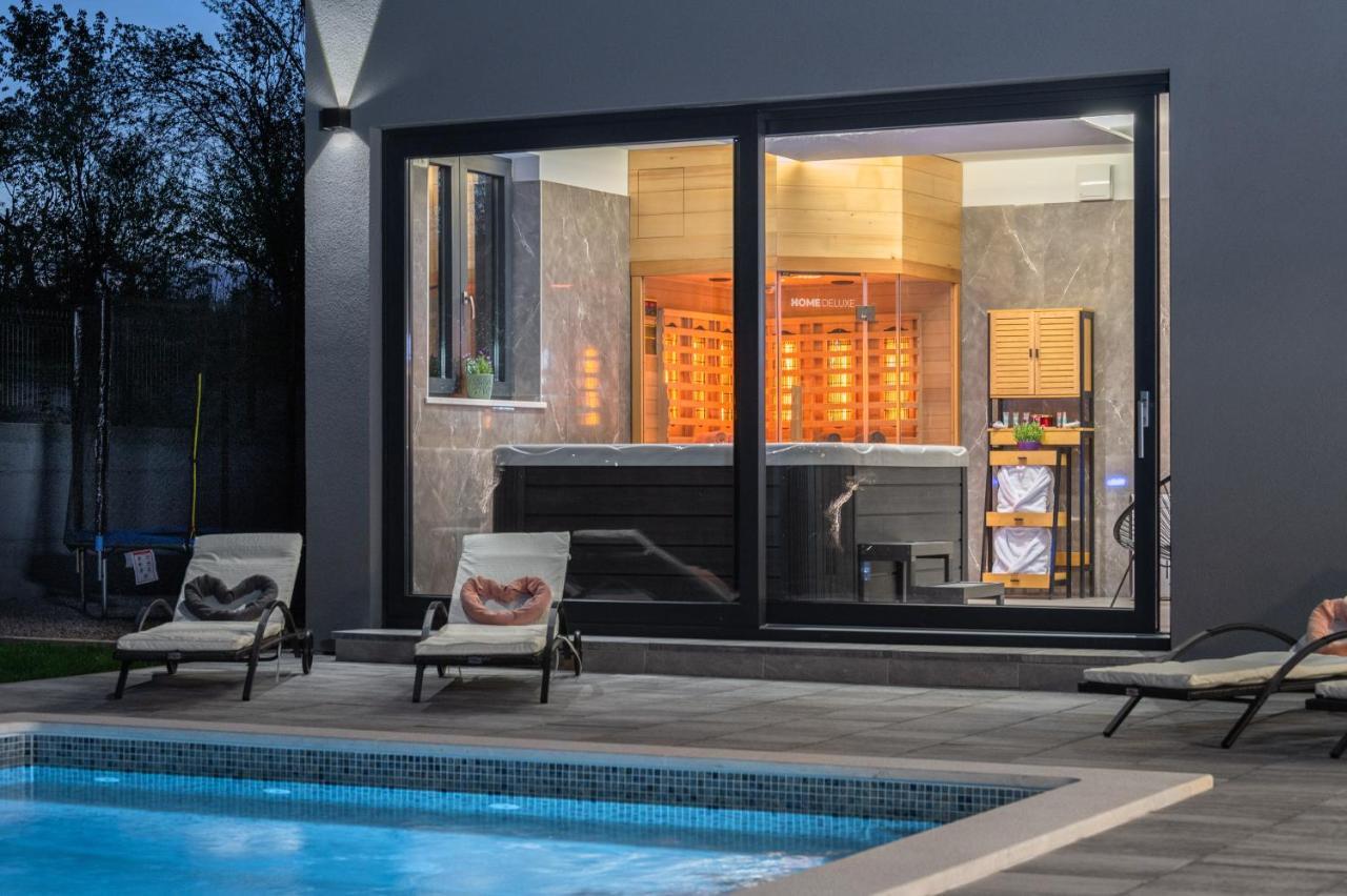 Green Luxury II With Heated Pool, Jacuzzi & Sauna Ruzici  外观 照片