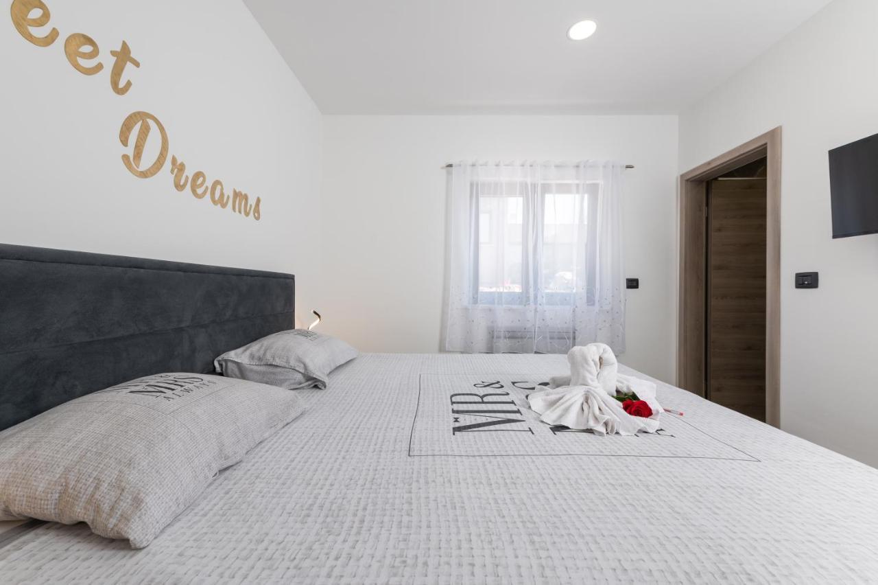 Green Luxury II With Heated Pool, Jacuzzi & Sauna Ruzici  外观 照片