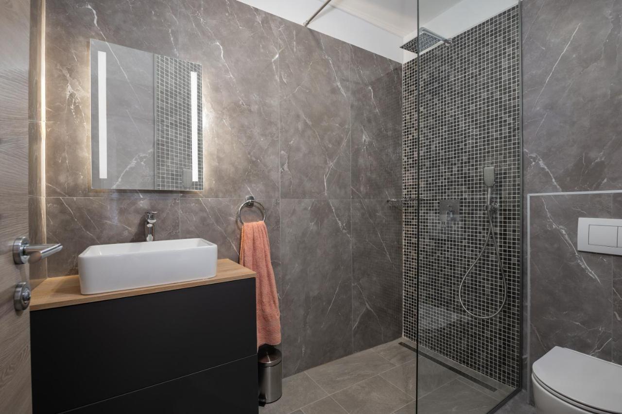 Green Luxury II With Heated Pool, Jacuzzi & Sauna Ruzici  外观 照片
